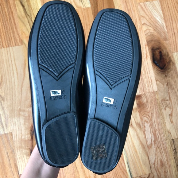 NEW Shein Black Faux Smooth Leather Mules with Gold Hardware - Picture 5 of 6